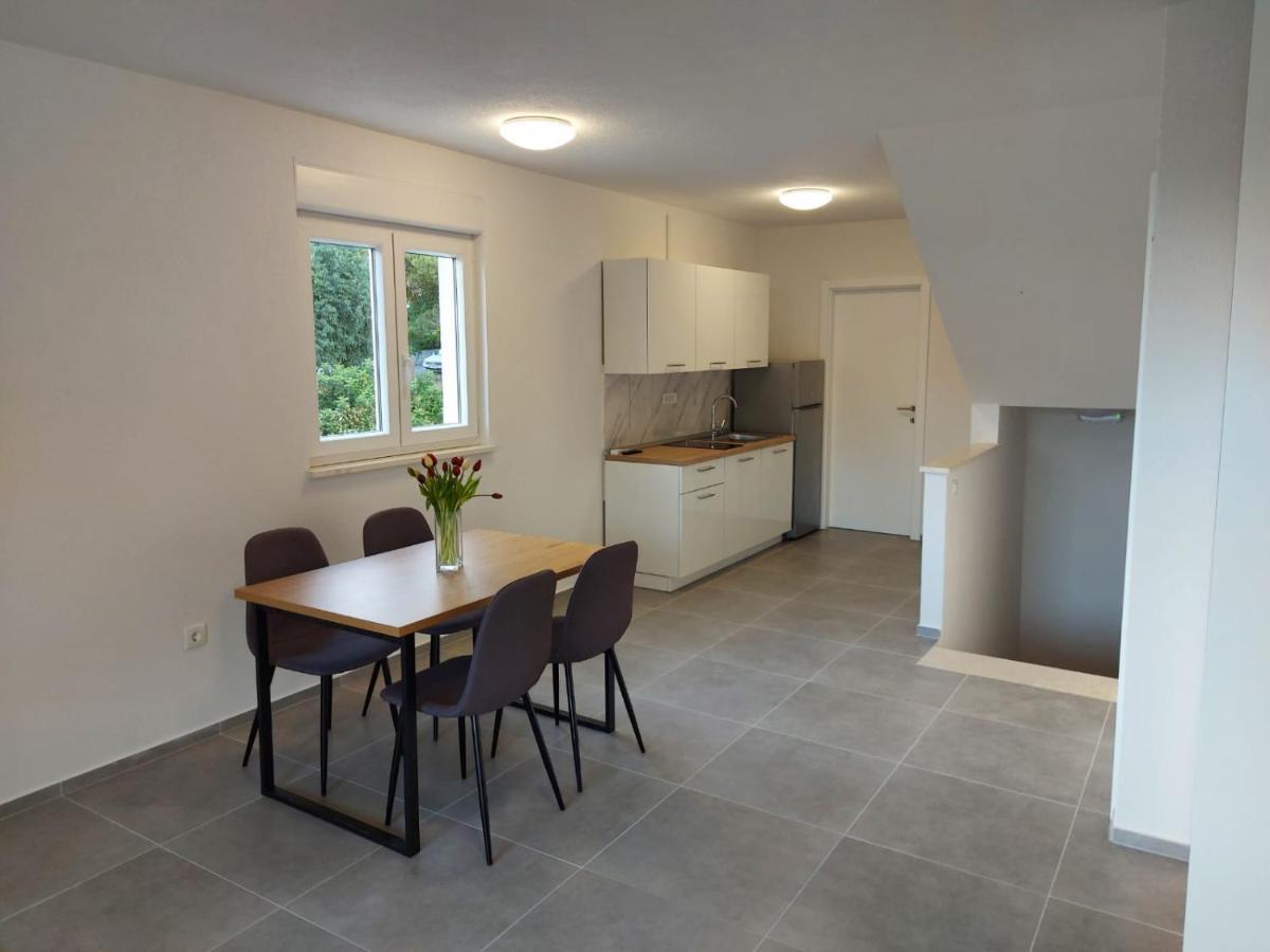 Apartments Neva Makarska Eksteriør billede