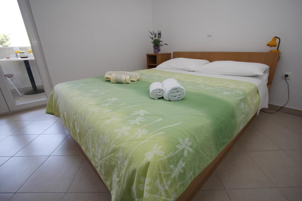 Apartments Neva Makarska Værelse billede