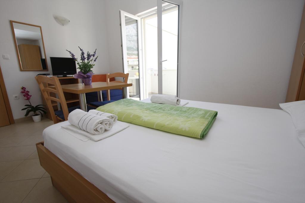 Apartments Neva Makarska Værelse billede