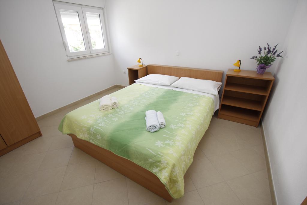 Apartments Neva Makarska Eksteriør billede