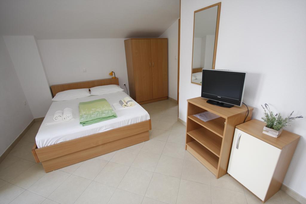 Apartments Neva Makarska Værelse billede