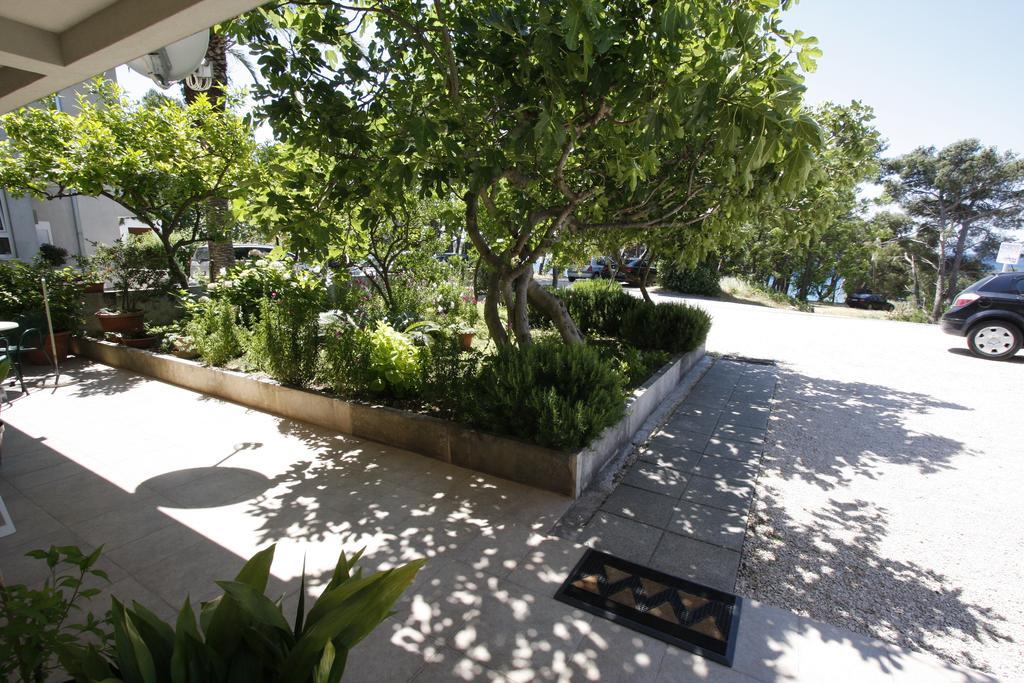 Apartments Neva Makarska Eksteriør billede