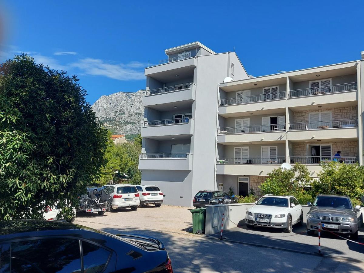 Apartments Neva Makarska Eksteriør billede