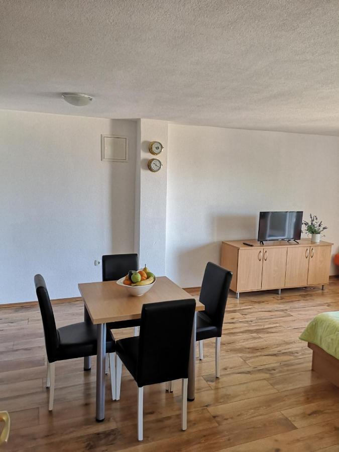 Apartments Neva Makarska Eksteriør billede